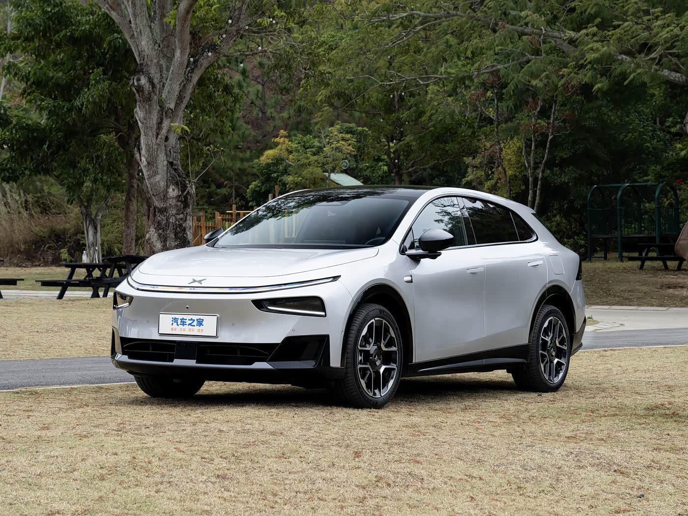 小鹏G6 2025款 625 长续航 Max 科技版