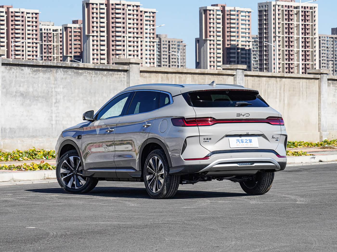 Song PLUS New Energy 2025 DM-i Smart Driving Edition 112KM Honor